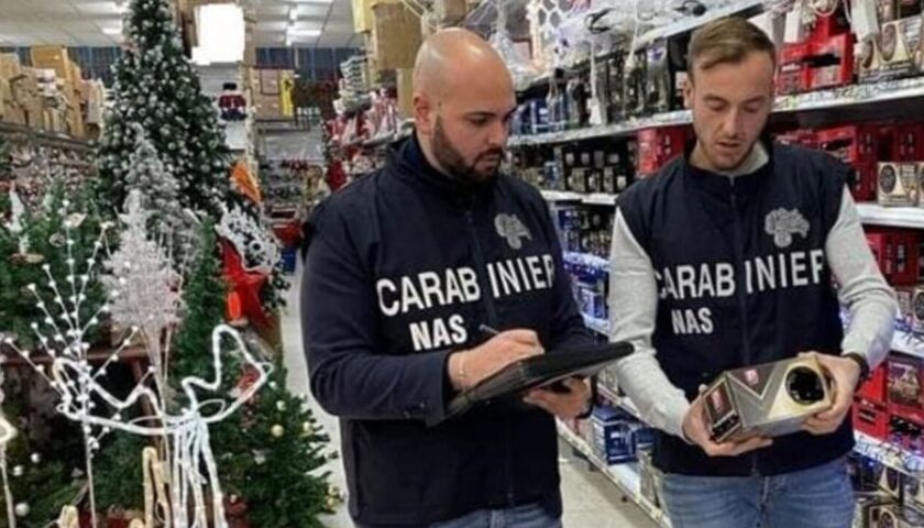 Nas Salerno, sequestro di oltre 25mila articoli non sicuri