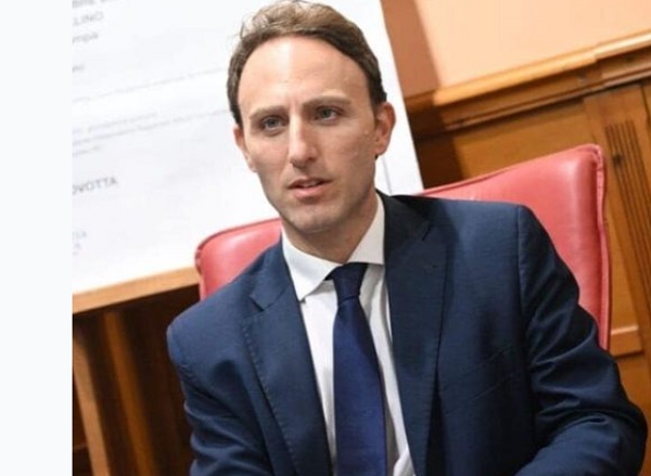 Piero De Luca (PD): “Tagli devastanti per i Comuni, Salerno perde 14,6 milioni di euro”