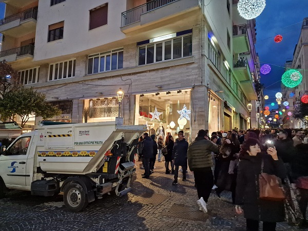 Salerno, ordinanze e divieti disattesi alla Vigilia di Natale