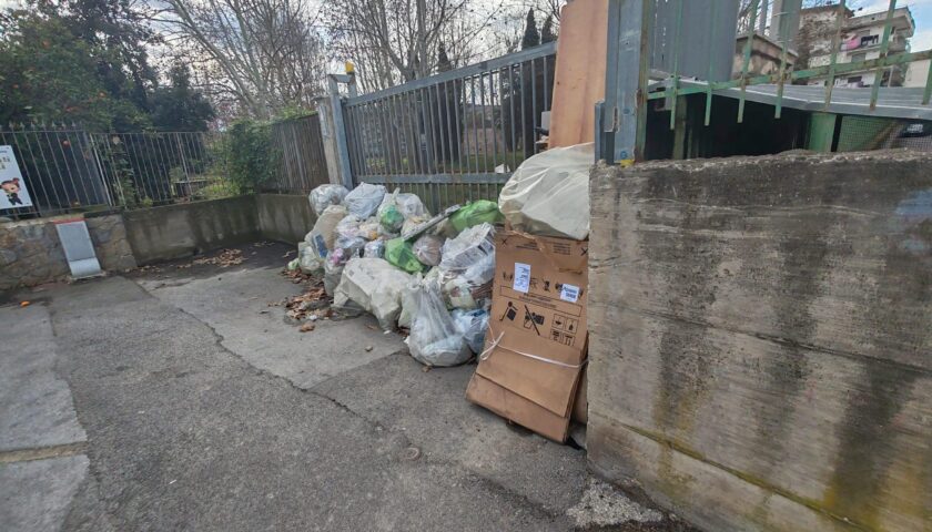 Emergenza rifiuti a Scafati, Santocchio (FdI): “Servizio inefficiente e Tari ingiusta”