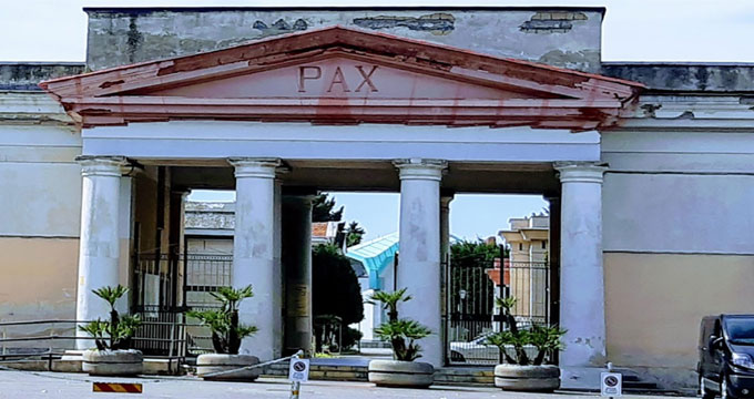 Scafati, vento forte: oggi chiusura di cimitero e villa comunale