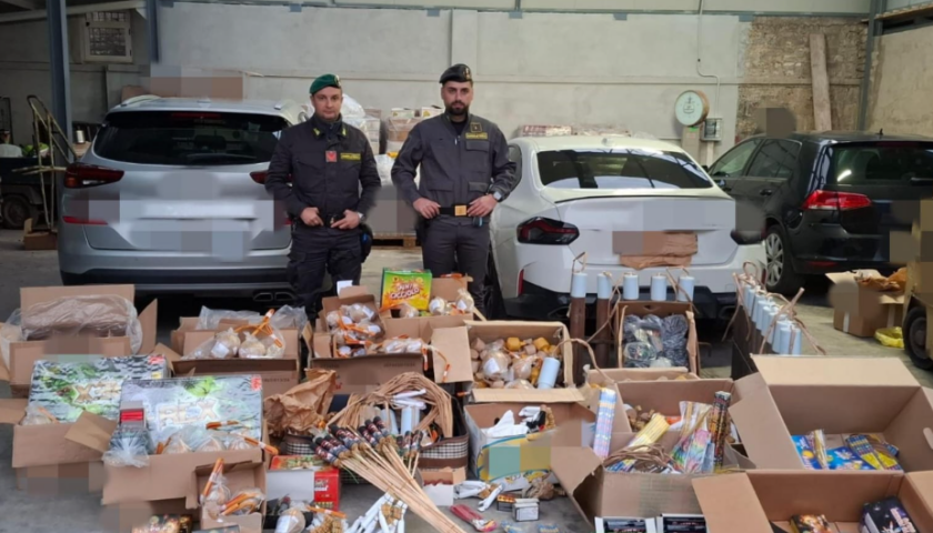Castel San Giorgio, 903 bombe in magazzino: un arresto