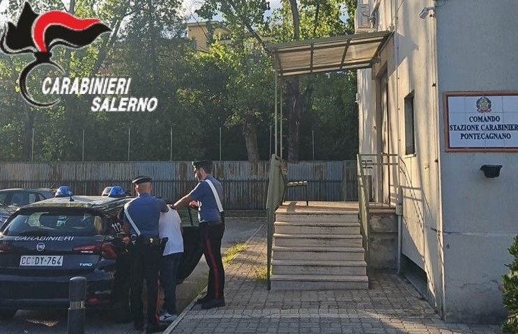 Pontecagnano, maltratta la moglie e spaccia droga: arrestato 41enne
