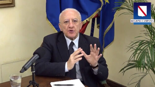 Sanità campana, il presidente De Luca annuncia svolta su liste d’attesa e registro tumori