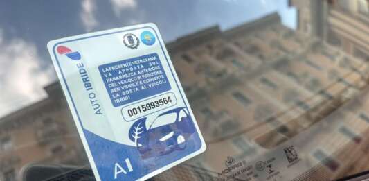Salerno: sosta auto ibride ed elettriche, ecco le novità