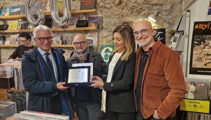 Salerno, “Disclan” ha festeggiato 60 anni: una targa dal Comune