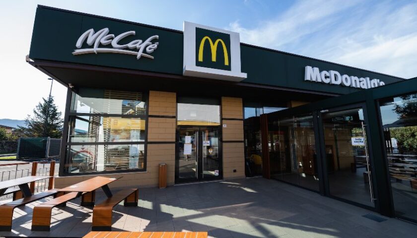 Salerno, McDonald’s apre a Fuorni un nuovo ristorante: assunte 50 persone