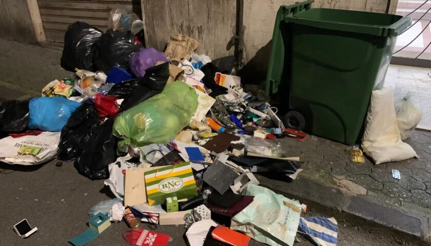 Salerno Pulita: dalla Polizia Municipale più controlli sugli errati conferimenti di rifiuti in via Guercio