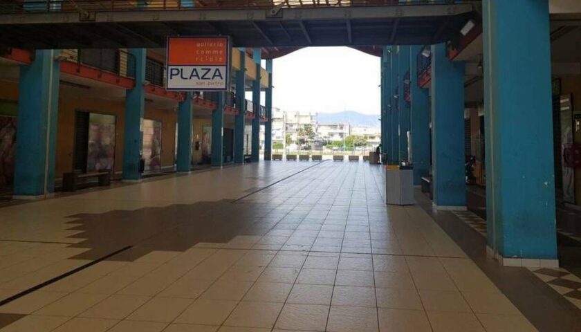 Colpo della banda del flex: saccheggiato un supermercato a Scafati, bottino da 15mila euro