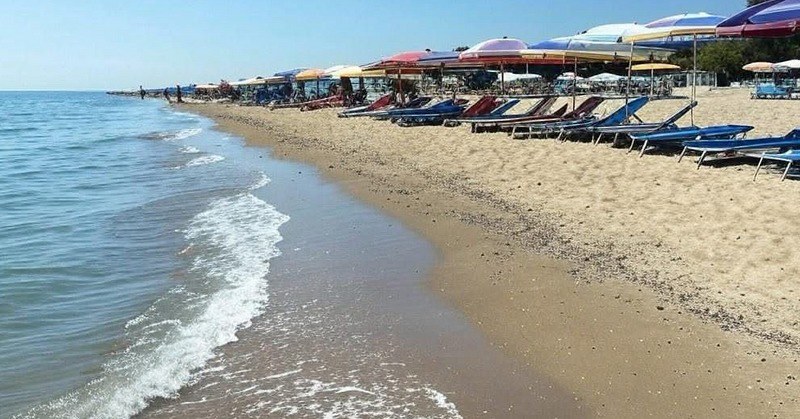 Pontecagnano, prorogate le concessioni balneari: critiche da Mare Libero