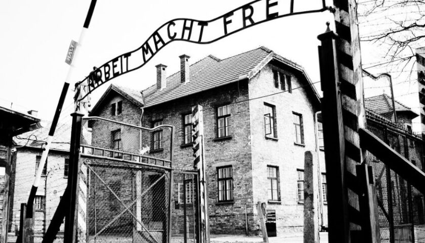 CONSEGNA DELLE MEDAGLIE D’ONORE AI FAMILIARI DI 14 CITTADINI DI BRACIGLIANO RINCHIUSI NEI LAGER NAZISTI NEL GIORNO DELLA MEMORIA