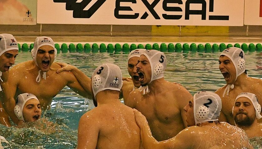 La Bricobros Rari Nantes Arechi conquista il primo successo stagionale nel derby contro il Circolo Nautico
