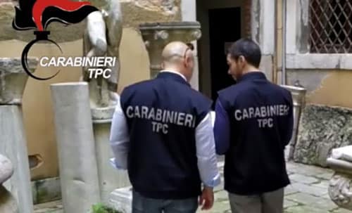 Padula, necropoli in un cantiere edile privato: reperti da 1 milione di euro, 4 denunciati