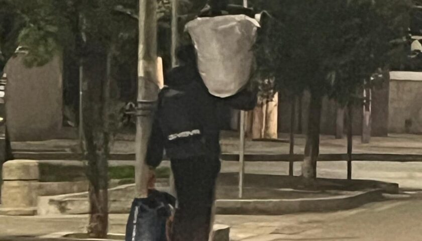 Predoni dei rifiuti, Salerno Pulita: ecco come li portano via