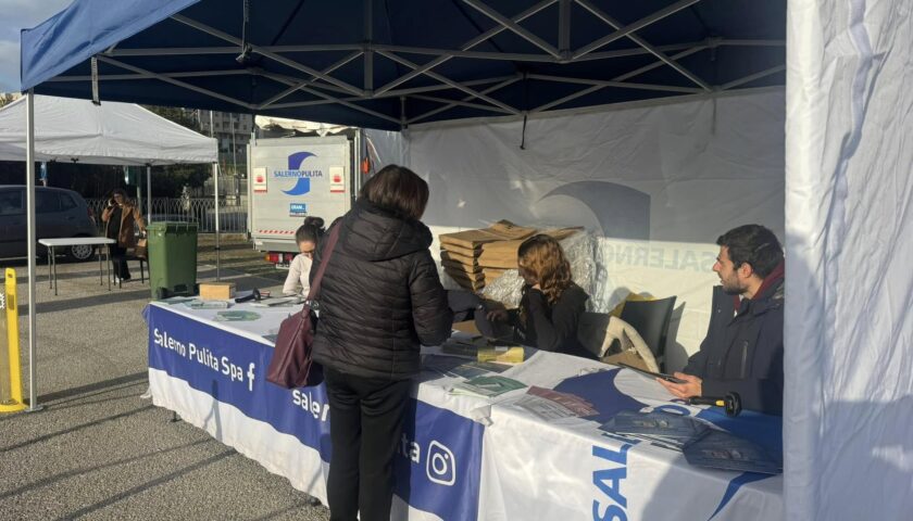 Salerno Pulita, successo per l’isola ecologica itinerante