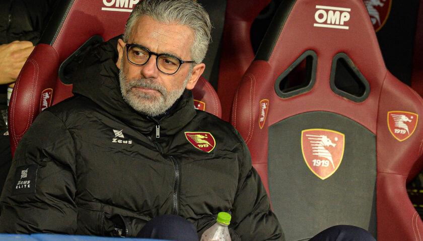 Salernitana, Valentini conferma Breda: cambiare non serve a niente ma a Castellammare l’arbitro ha falsato la gara