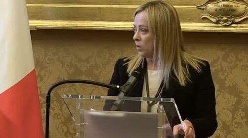 Il docente delle minacce alla figlia di Giorgia Meloni chiede scusa