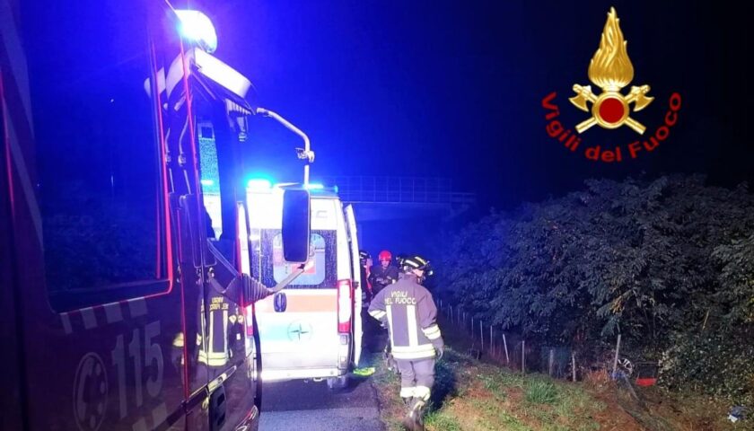 Incidente sulla Bussentina a Caselle in Pittari: giovane si ribalta con l’auto