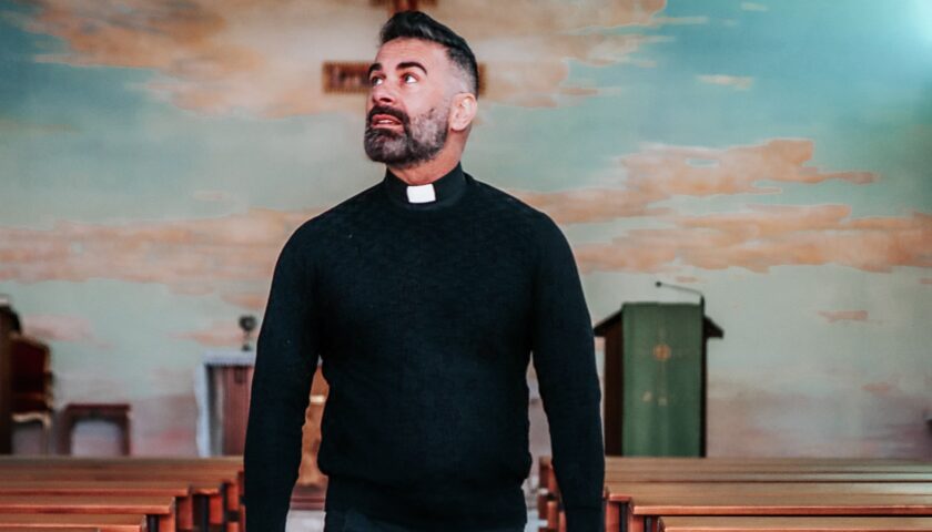 Il prete Influencer con la Rai ad Amalfi al duomo di Sant’Andrea