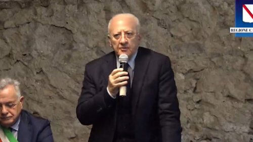 Liste d’attesa, “miracolo Campania”. De Luca: “Lavoro immane con 15mila dipendenti in meno rispetto agli altri”