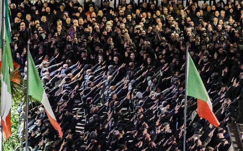 Apologia del fascismo, 16 daspo: provvedimenti anche per salernitani