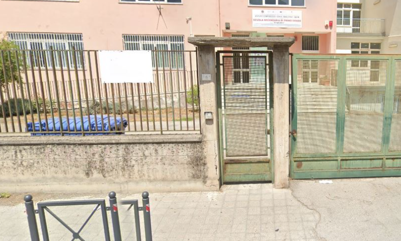 Parcheggio scolastico alla braceria: monta la polemica ad Angri