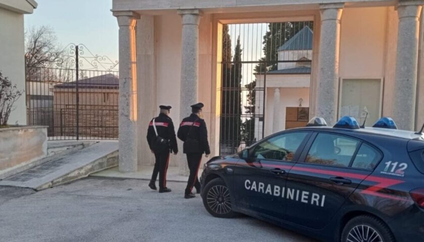 Tombe profanate nell’Avellinese, nei guai anche un salernitano