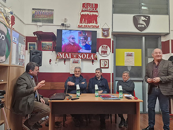Tifo e solidarietà a Salerno, il Club Mai Sola in campo per il sociale
