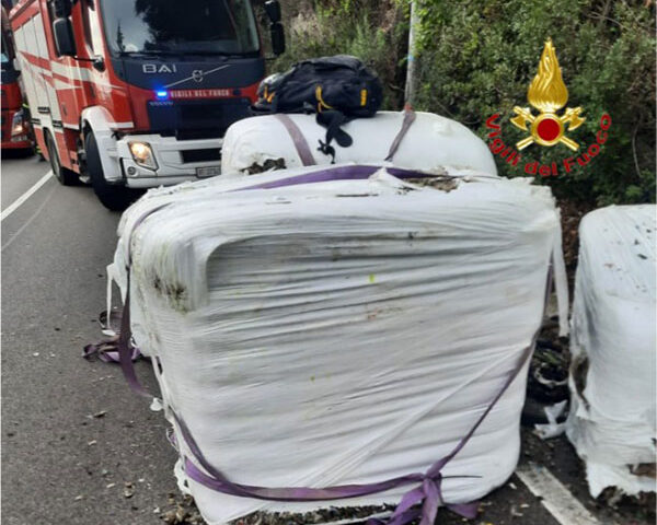 Morte del ciclista travolto da un carico, indagini sul trasporto di ecoballe