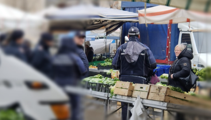 Salerno, blitz al mercato di Torrione: multe e sequestri