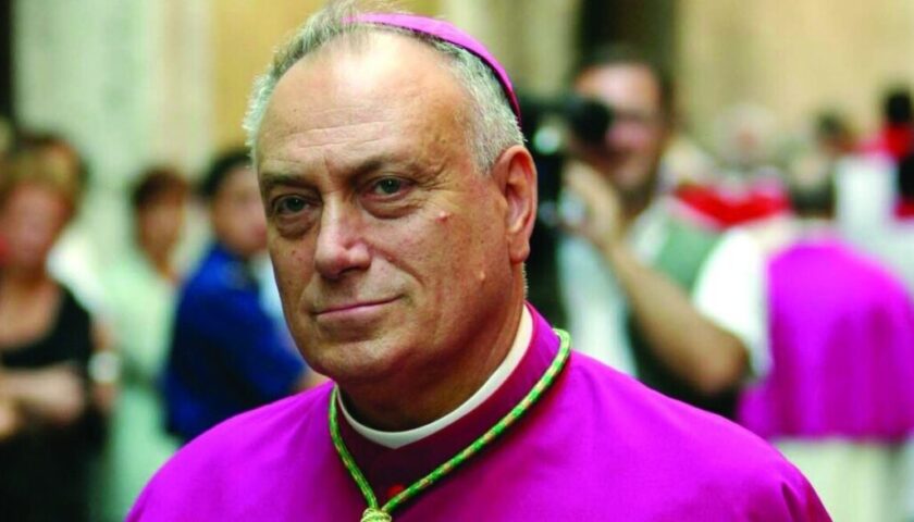 PELLEZZANO PROCLAMA IL LUTTO CITTADINO IN OCCASIONE DEI FUNERALI DI  MONSIGNOR  PIERRO