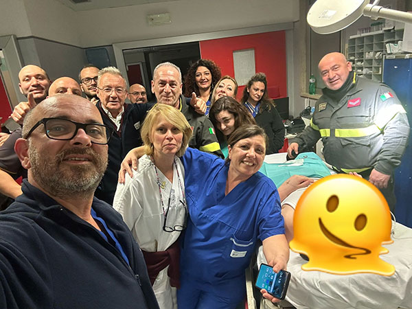 Salerno, intervento al Ruggi: vigili del fuoco e medici liberano il dito di un 12enne