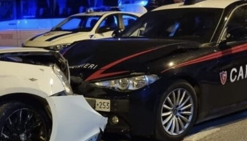Salerno, inseguimento con scontro a Mariconda: carabinieri feriti