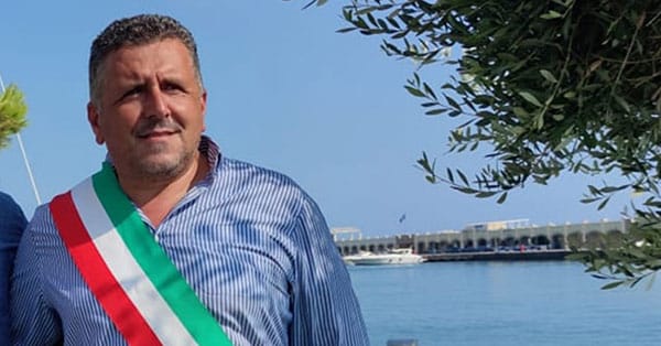 Coppia di coniugi morta in Lombardia, lutto cittadino a Roscigno
