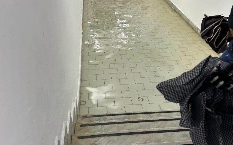 Pontecagnano, allagato il sottopasso della stazione