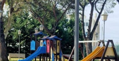 Salerno, pericolo crollo alberi: chiuso parco giochi all’Arbostella