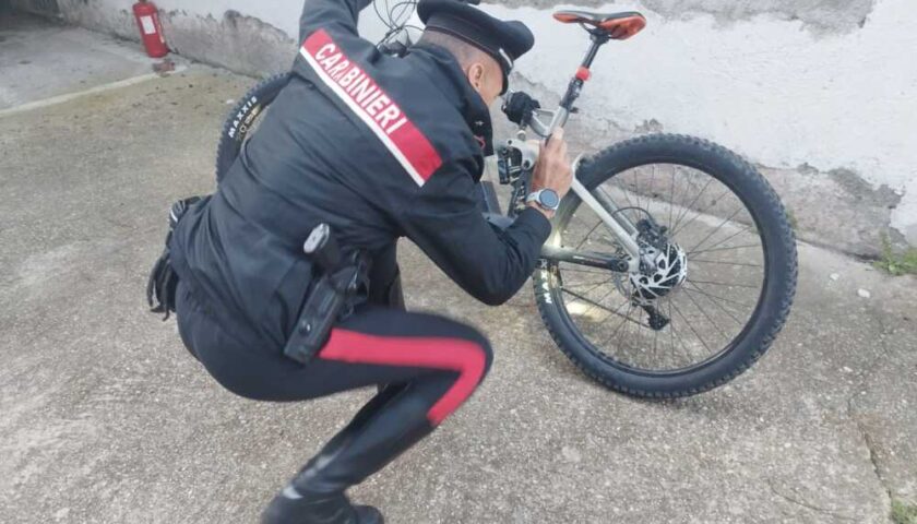 Furto di una bicicletta elettrica a Positano, in 4 nei guai