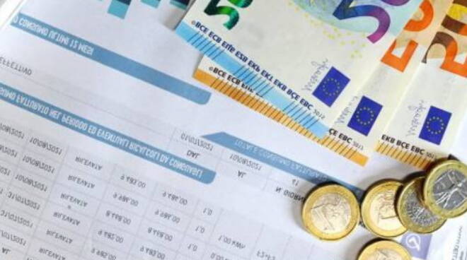 Servizio energia elettrica, cambio gestore senza consenso: proteste anche a Salerno