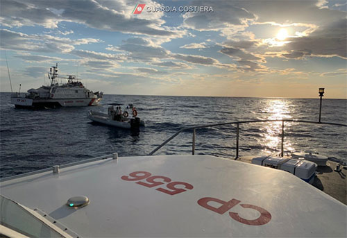 Barca rubata a Salerno trovata a Castellammare di Stabia, si indaga