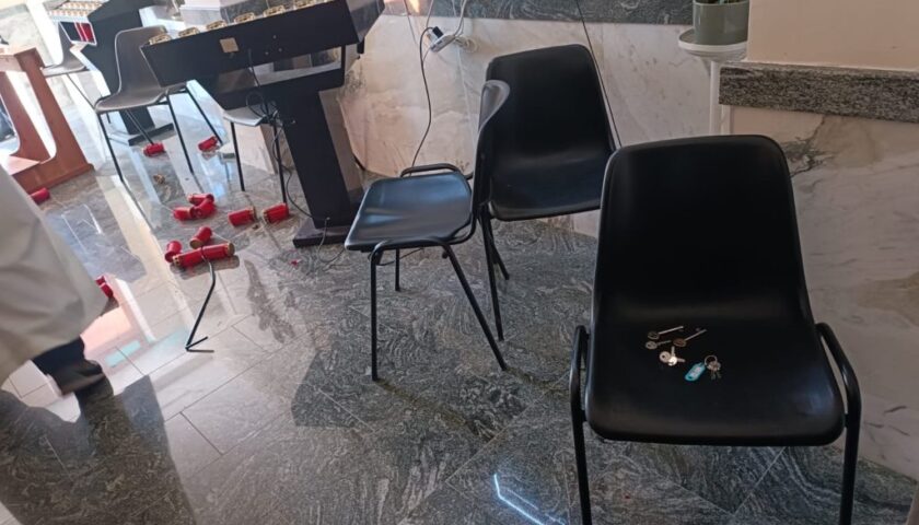 Battipaglia, furto nella chiesetta del Sacro Cuore: bottino magro per i ladri