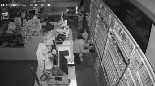 Pontecagnano, ladri in azione in un bar tabacchi del litorale: rubati soldi e sigarette