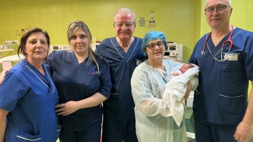 Gravidanza spontanea a 46 anni dopo 3 cesarei: nasce il piccolo Gerardo