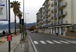 Salerno, coppia investita sul lungomare Marconi