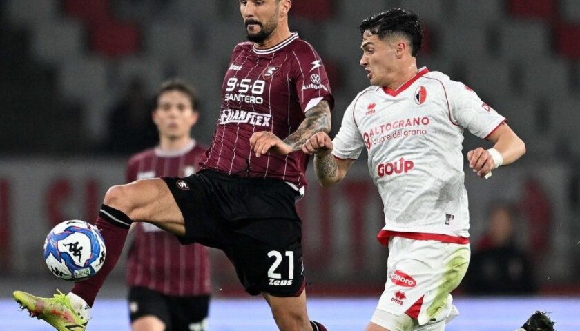Salernitana, a Bari un punto di speranza