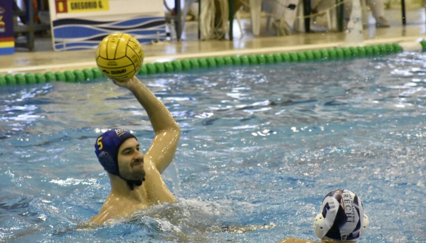 DERBY ALLA CHECK-UP RARI NANTES SALERNO: VITTORIA NETTA CONTRO L’ARECHI
