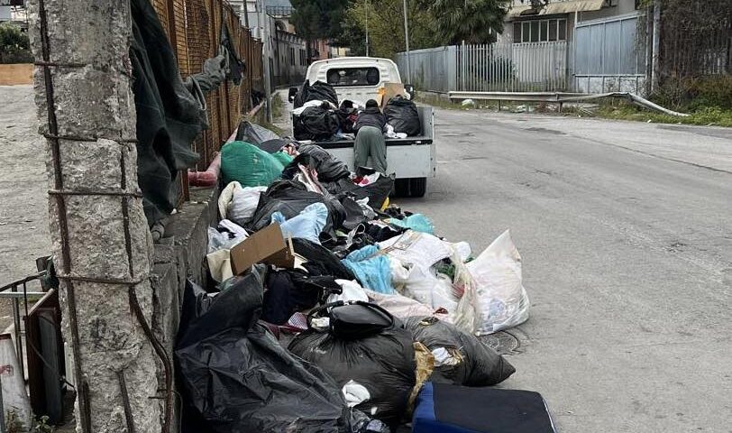 IN TRASFERTA PER DEPOSITARE IMGOMBRANTI: MULTATI E INTIMATI A PULIRE