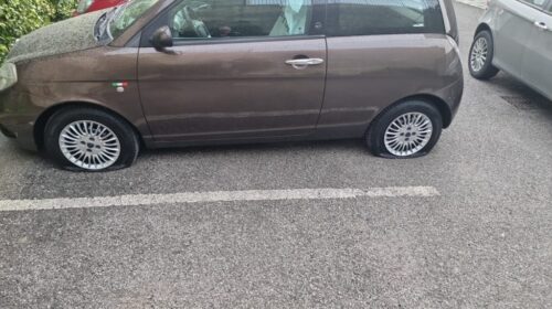 Giffoni Valle Piana, danneggiate due auto dell’ex sindaco Carpinelli