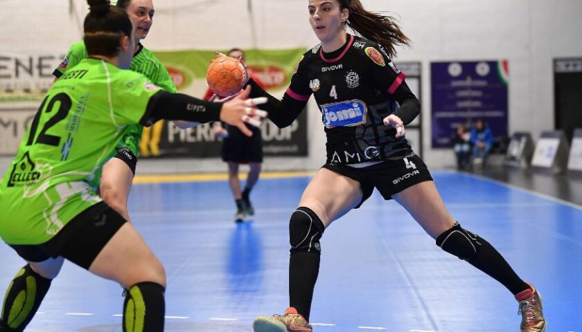 LA JOMI SALERNO SI RITUFFA NEL CAMPIONATO. SABATO ALLA PALUMBO ARRIVA BRIXEN