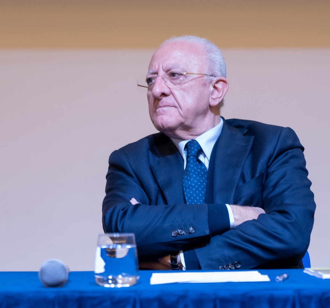 Salerno, De Luca spegne i fuochi non autorizzati: “Irresponsabilità e cafoneria”