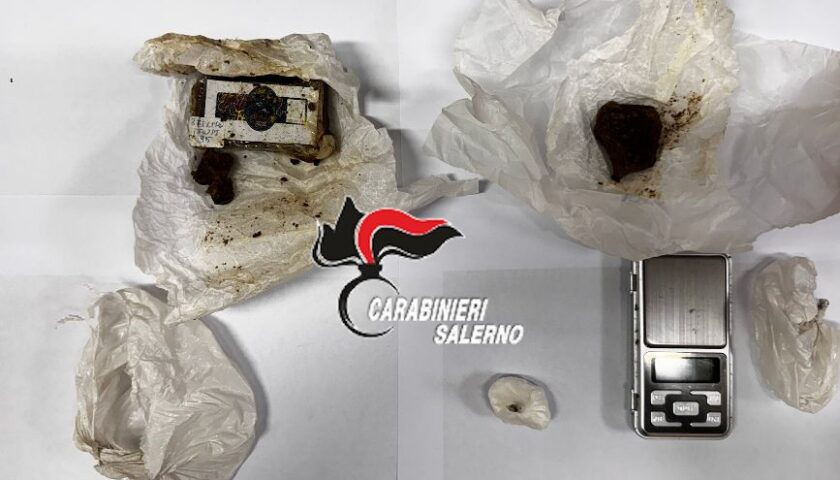 Salerno, era ai domiciliari con cocaina e hashish: finisce in carcere